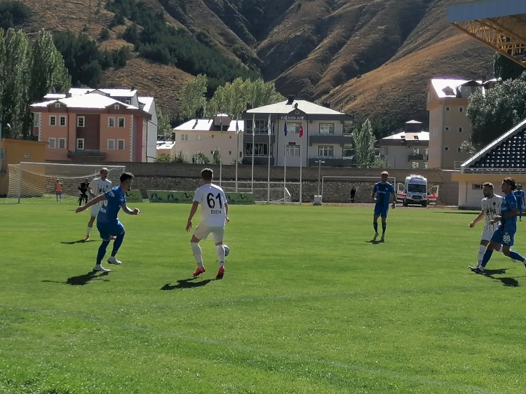 Bayburt Özel İdare Spor'dan sahasında beraberlik