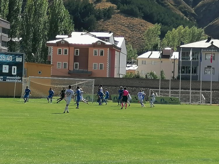 Bayburt Özel İdare Spor'dan sahasında beraberlik