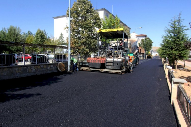 Bayburt belediyesi asfalt çalışmalarına hızla devam ediyor