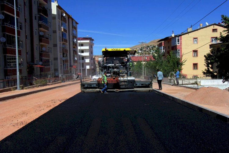 Bayburt belediyesi asfalt çalışmalarına hızla devam ediyor