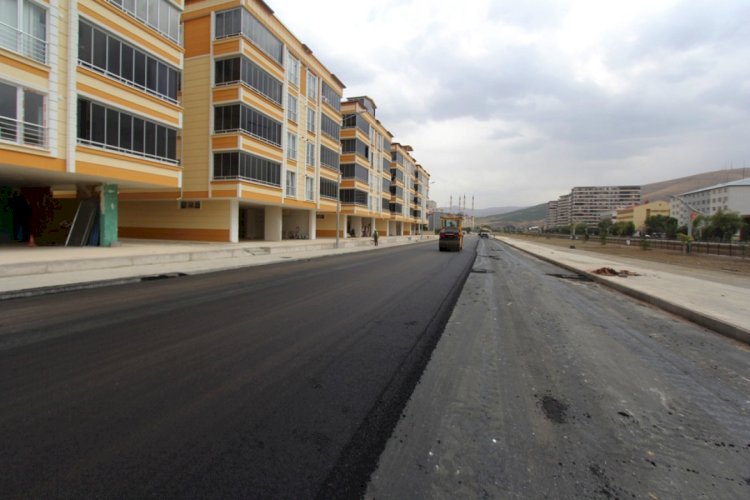 Bayburt belediyesi asfalt çalışmalarına hızla devam ediyor