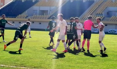 Bayburt Özel İdare spor 3. lig'de sezonun ikinci haftasında kendi evinde Büyükçekmece Tepecik spor’a 1-0 mağlup oldu.